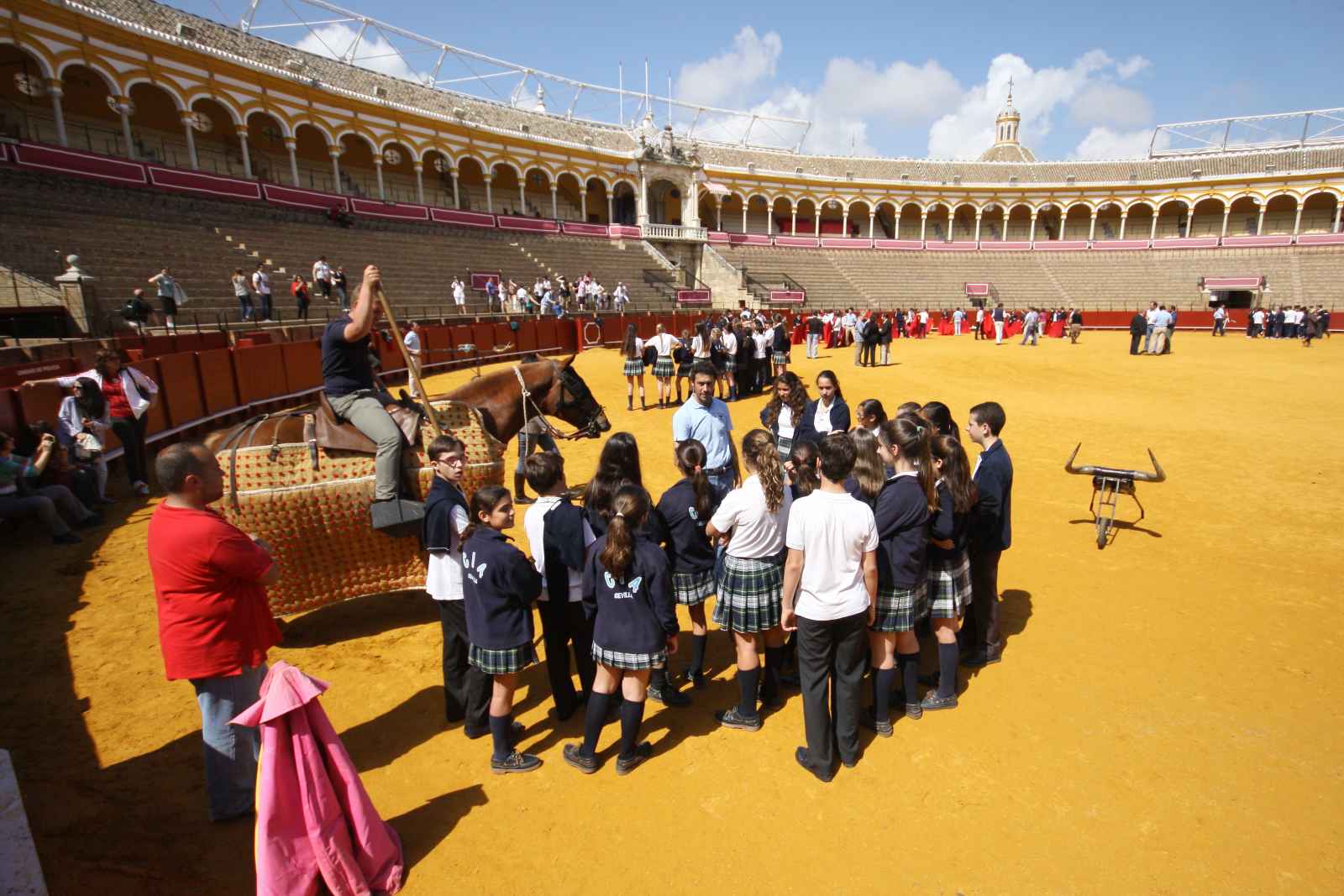 Imagen de archivo del ruedo de la Maestranza durante una de las jornadas para escolares