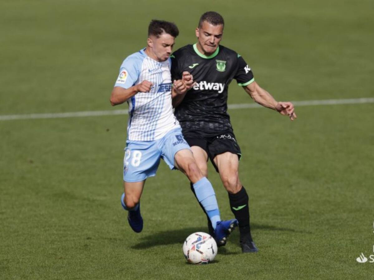 El central del Málaga Juande protagonista con dos goles y un penalti