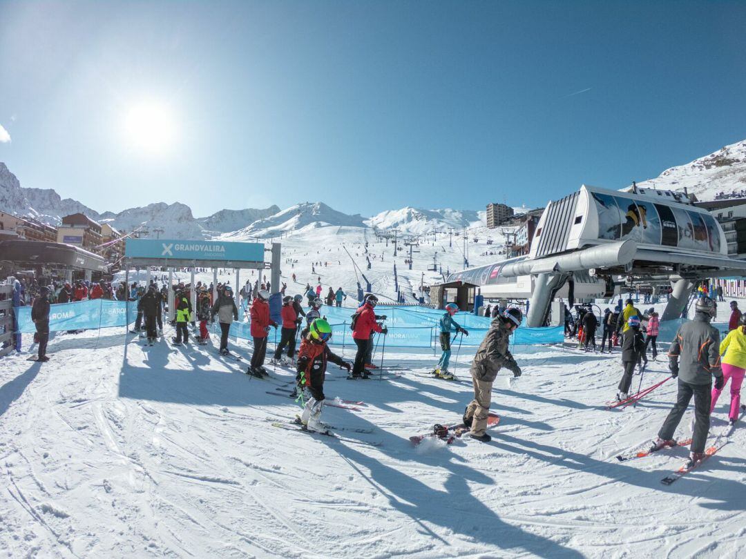 Estat de les pistes de Grandvalira durant aquest pont de la Puríssima. L'estació ha superat les previsions inicials de visitants.