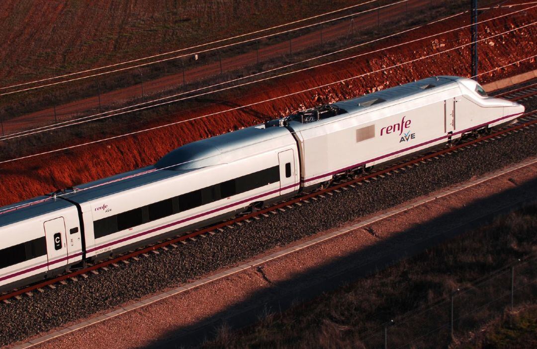 Tren AVE de Renfe