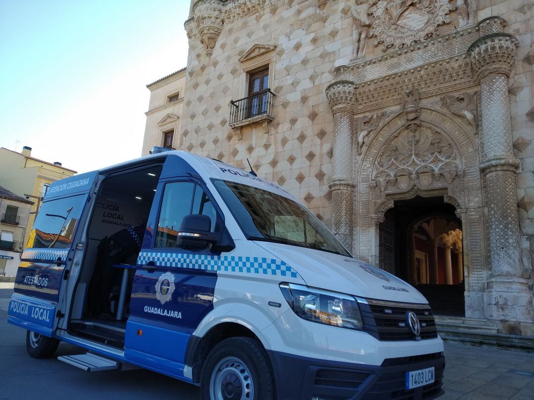 Furgón atestados Policía Local Guadalajara