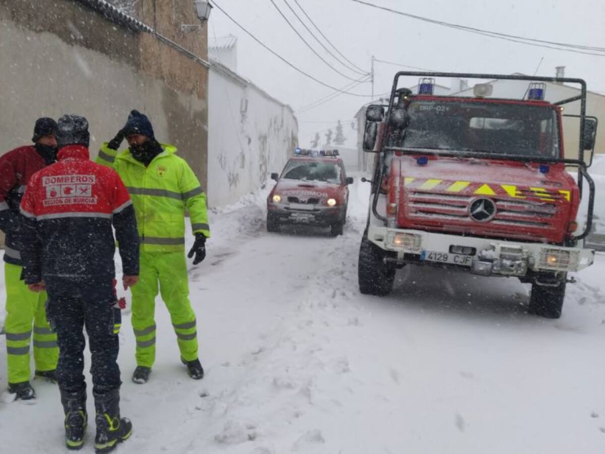 La nieve llega a Lorca y trae problemas con el suministro eléctrico