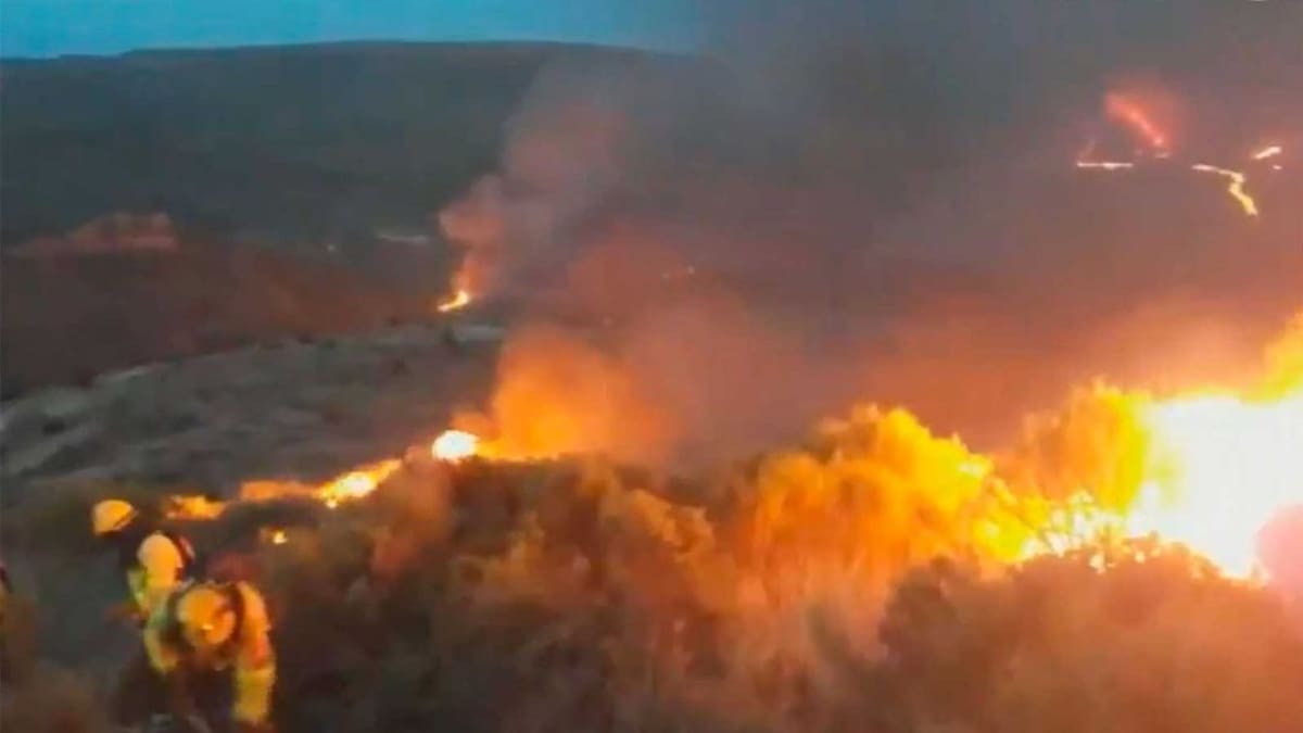 48 horas sin tregua: El incendio de Terque quema 1.200 hectáreas de 6 municipios