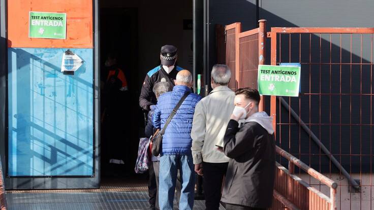 Ildefonso Hernández, epidemiólogo: "A veces en España hay que hacer planes para irresponsables políticos"