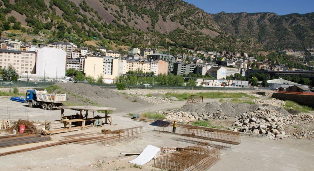 La construcció dels pisos socials a la Borda Nova començarà com a molt tard a l'estiu