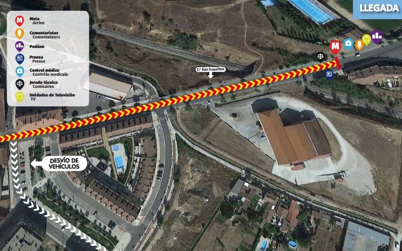 Plano de la llegada de la Vuelta a Burgos femenina a la Casa del Deporte de Aranda de Duero