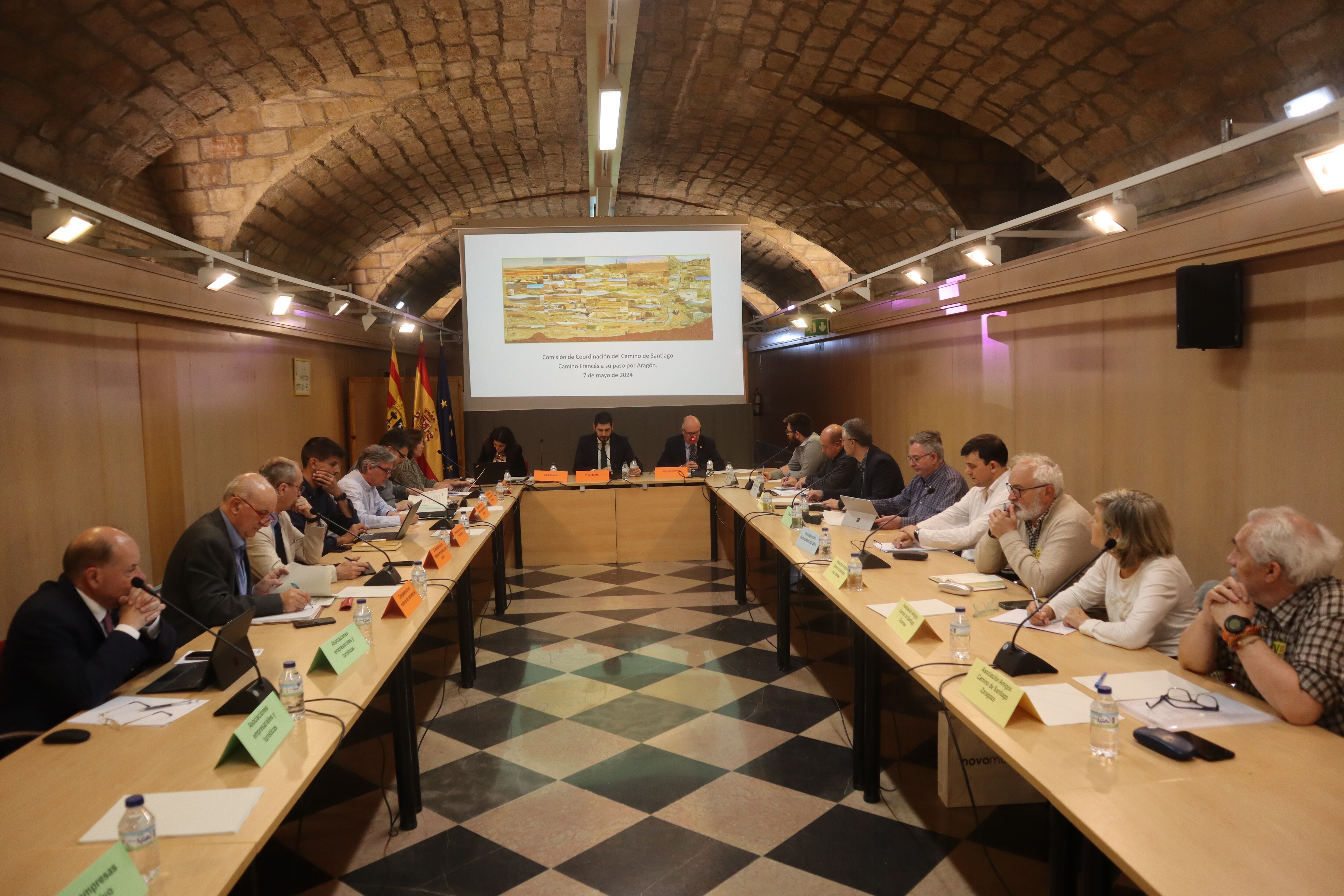 La Comisión se ha celebrado en la sala Hermanos Bayeu del Edificio Pignatelli