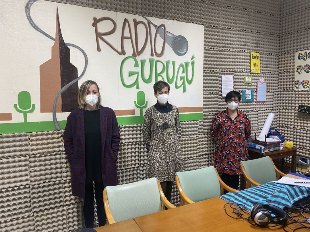 Leonor, de Fundación San Cebrián, Amelia, de Fundación Personas y Ana de Radio Gurugú