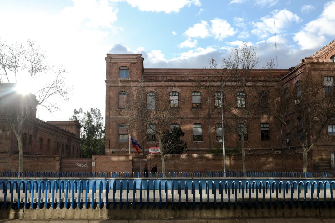 Fachada de la residencia de ancianos de Madrid donde se han confirmado contagios de coronavirus en residentes y personal sanitario