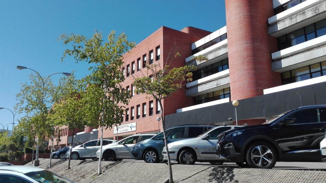 Vista del edificio del Hospital del Bierzo