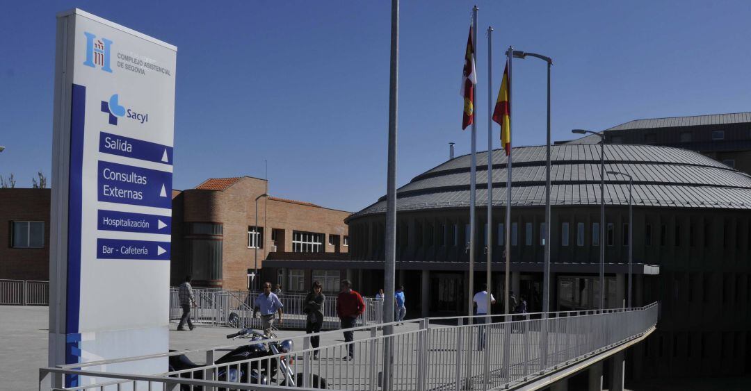 Entrada principal del complejo asistencial de Segovia