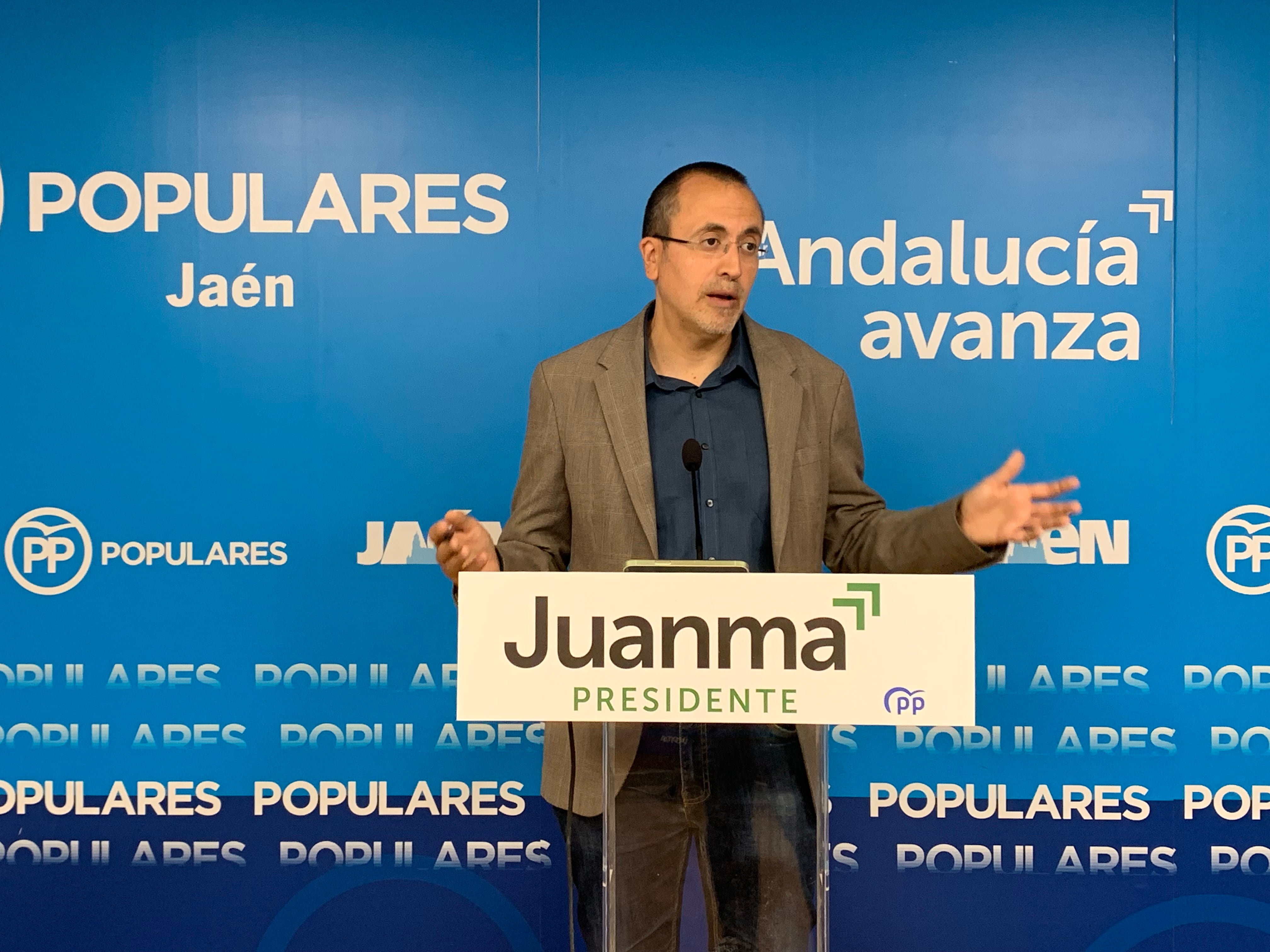 El portavoz municipal del PP, Manuel Bonilla, durante la rueda de prensa.