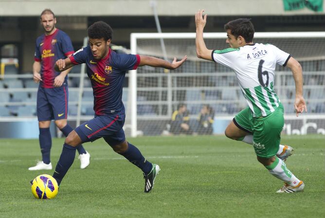 Rafinha en un partido con el Barcelona B