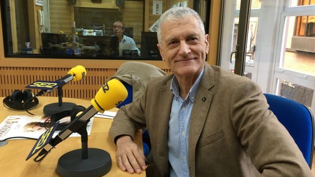 Ángel Campos en los estudios de Radio Murcia