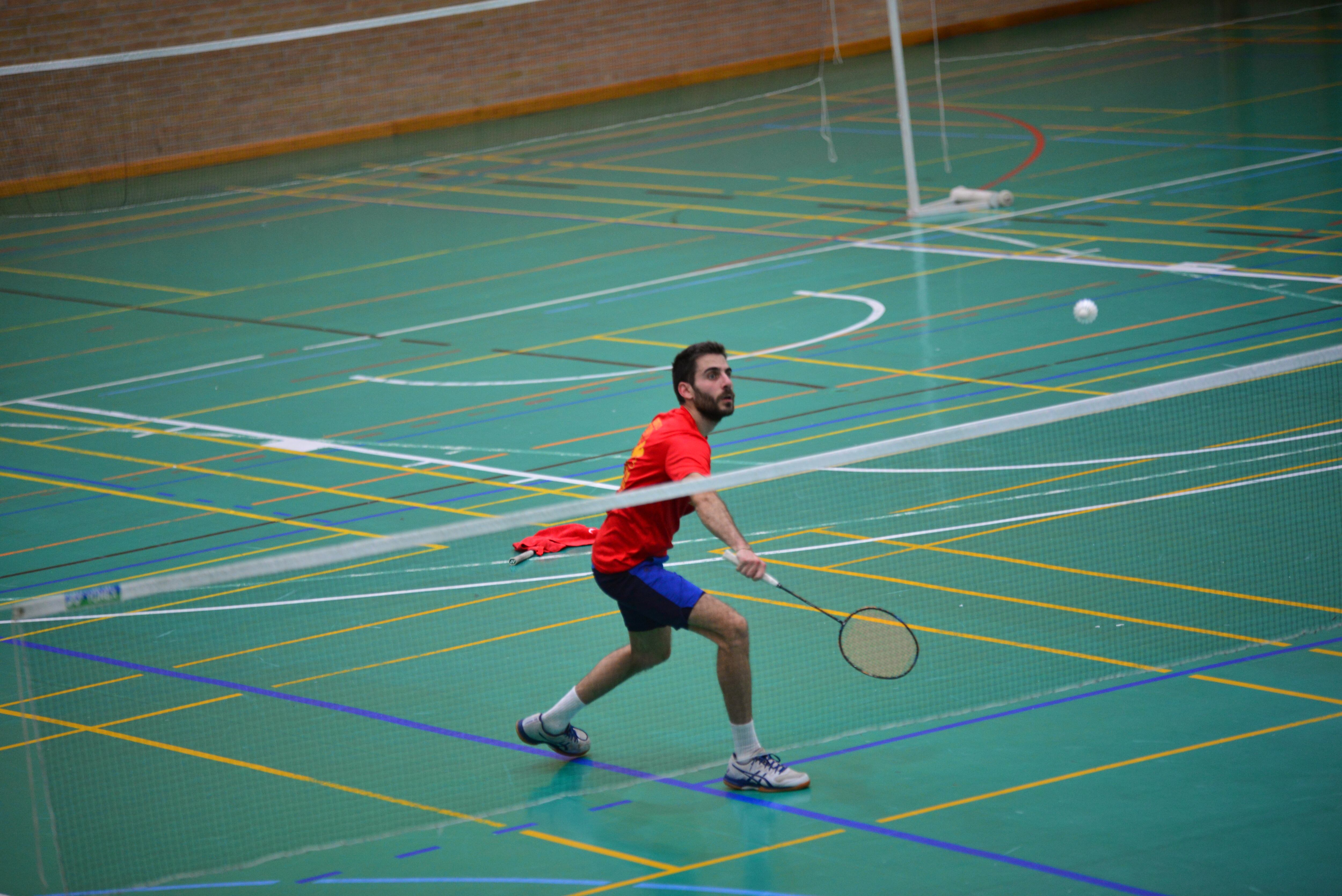 Víctor Ortega, favorito al título de campeón provincial de bádminton.