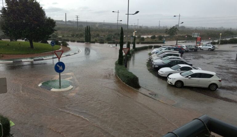 Pequeñas inundaciones en la población valenciana de El Puig
