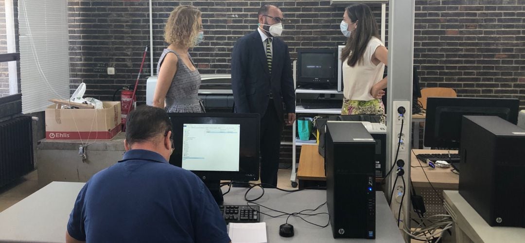 Visita del consejero Giménez al centro de formación 