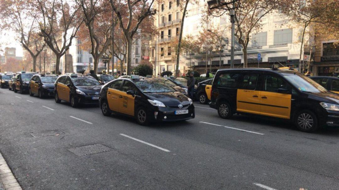 Els taxis han tornat a la Gran Via de Barcelona