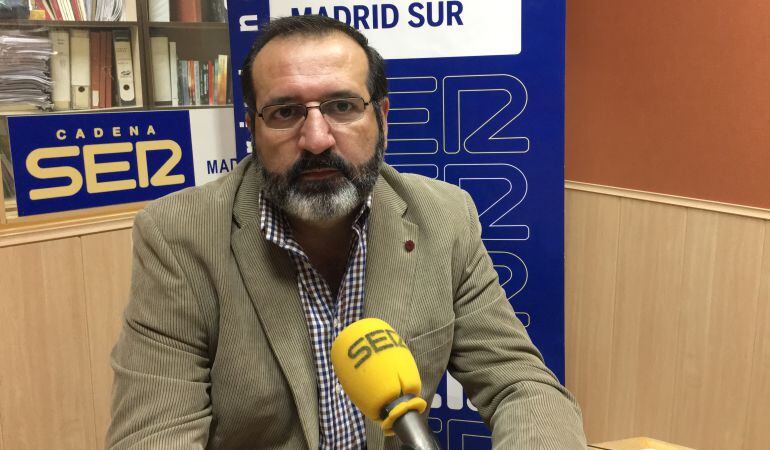 Esteban Bravo, alcalde de Torrejón de Velasco, este miércoles en los estudios de la raido