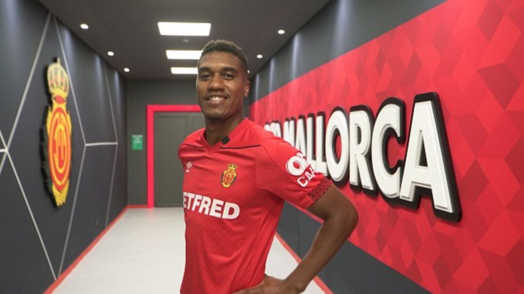 Murilo da Souza ya viste con la camiseta del RCD Mallorca.