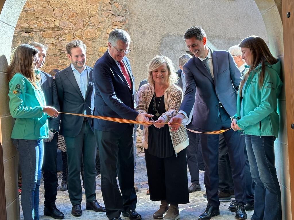 Inauguración de la Oficina Comarcal de Turismo en Alquézar