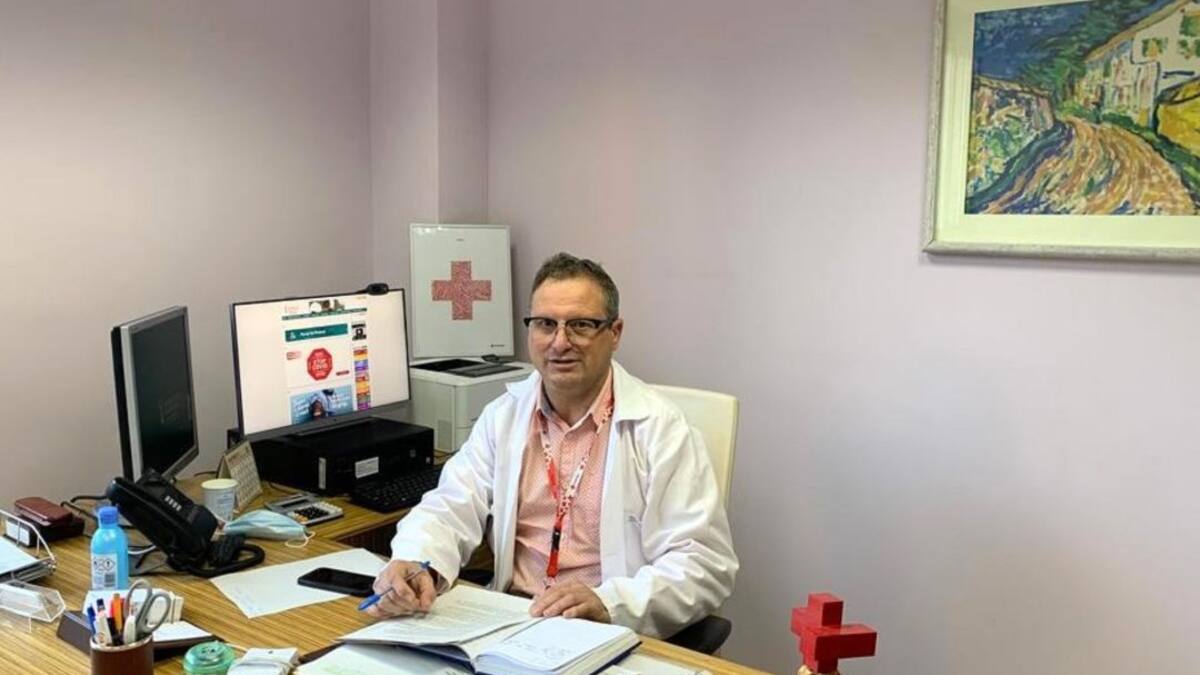 Ismael Estevan, enfermero de Elda: "El 99% de los atragantamientos se solucionan"