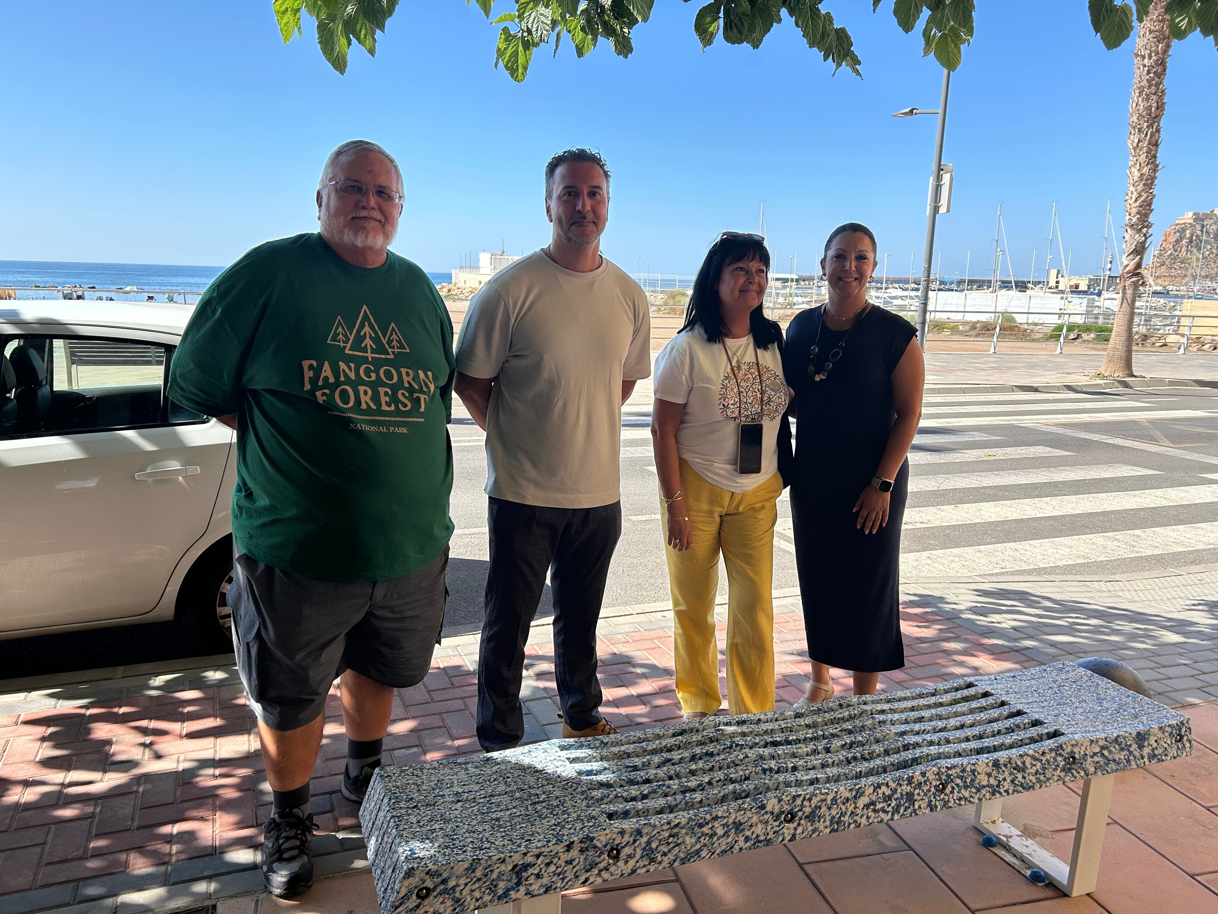 Presentación del banco entregado en Águilas