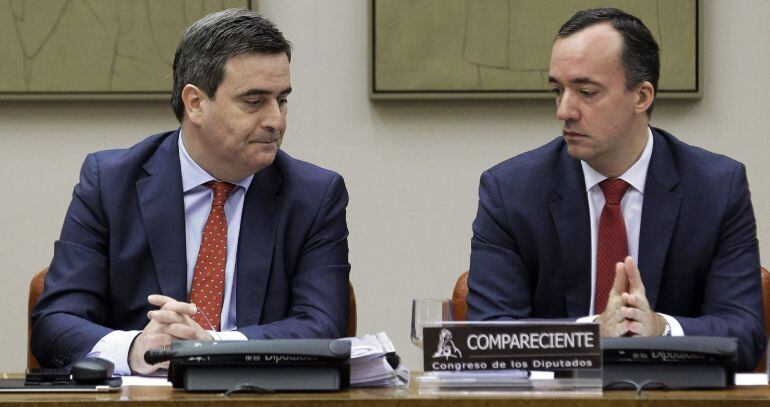 El secretario de Estado de Seguridad, Francisco Martínez, y el presidente del Consejo Superior de Deportes, Miguel Cardenal, durante su comparecencia en el Congreso.