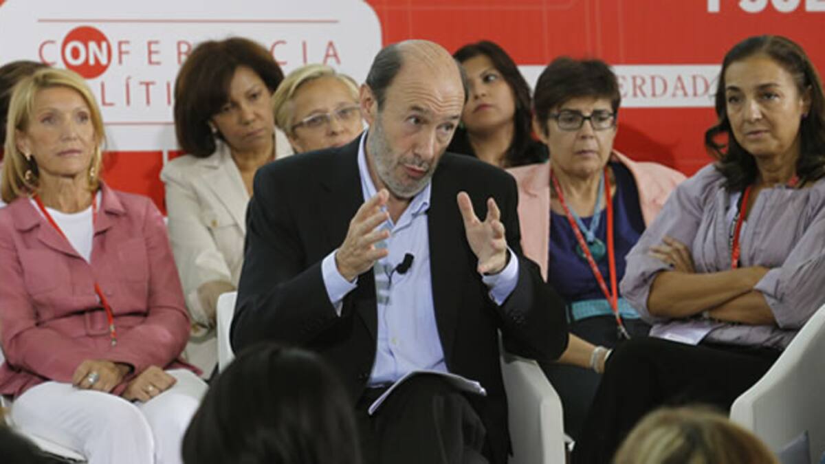 Rubalcaba propone desbloquear las listas electorales al Congreso