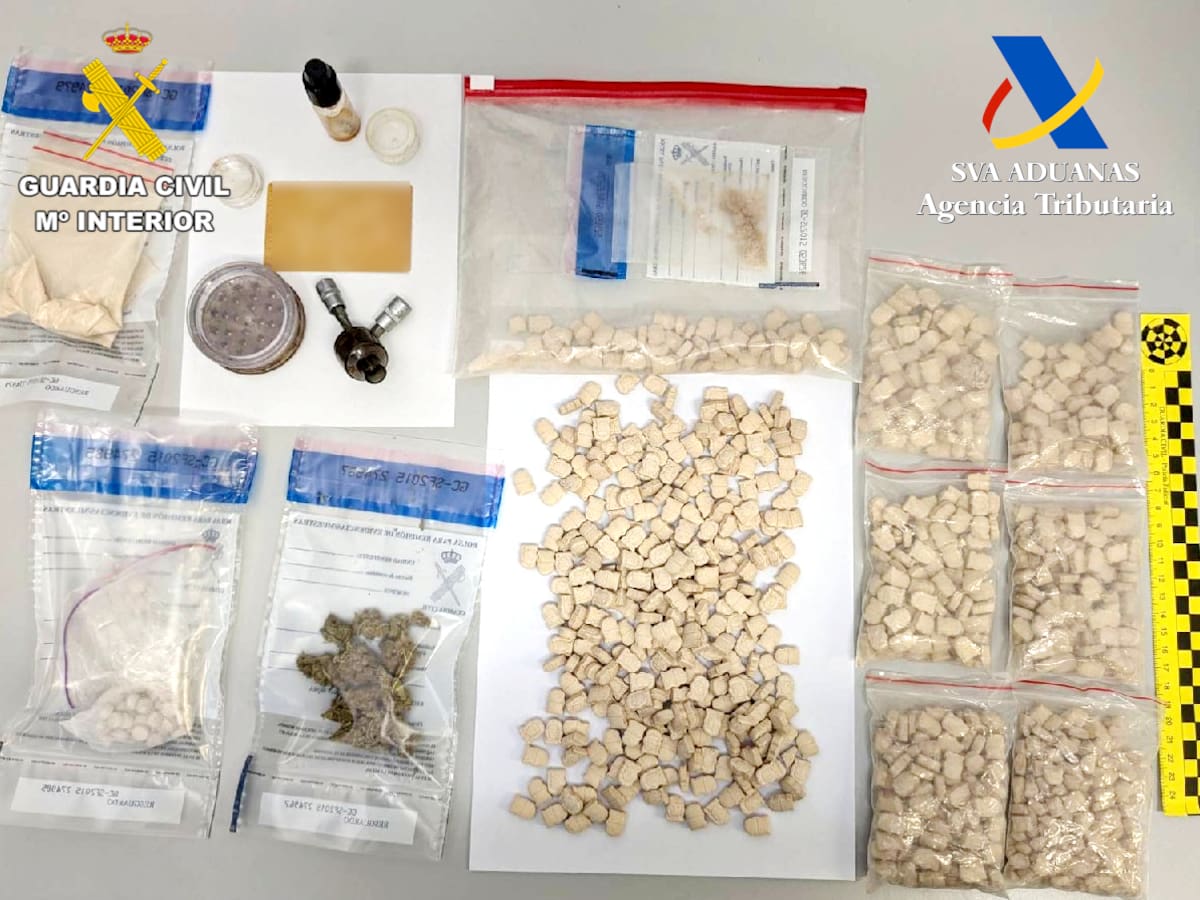La Guardia Civil detiene a un hombre con más de 900 pastillas de éxtasis en el Puerto de Santander