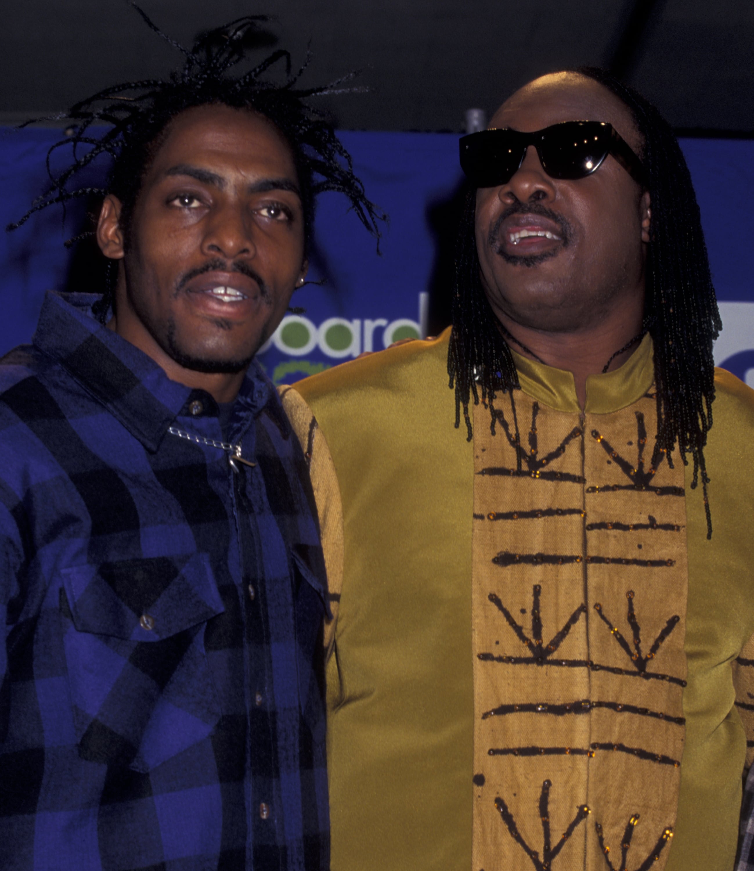 Coolio y Stevie Wonder en la gala de los Billboard Music Awards el 6 de diciembre de 1995 en el Coliseum en New York