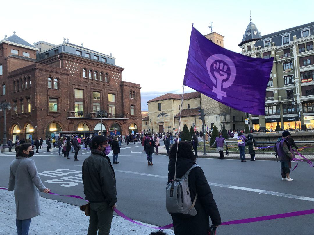 La concentración del Día de la Mujer se ha llevado a cabo respetando las medidas sanitarias 