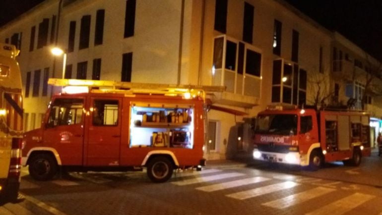 Algunos vecinos del centro de Es Castell se llevaron un buen susto, pero todo quedó en eso