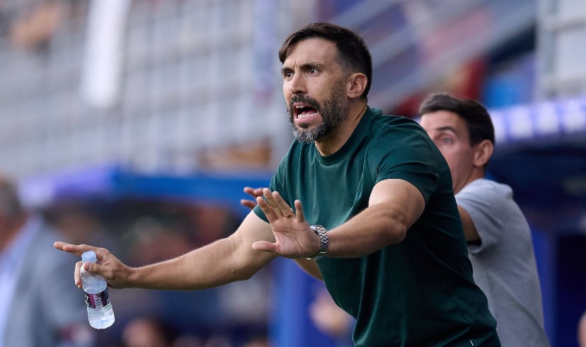 El entrenador del Elche CF es Eder Sarabia.