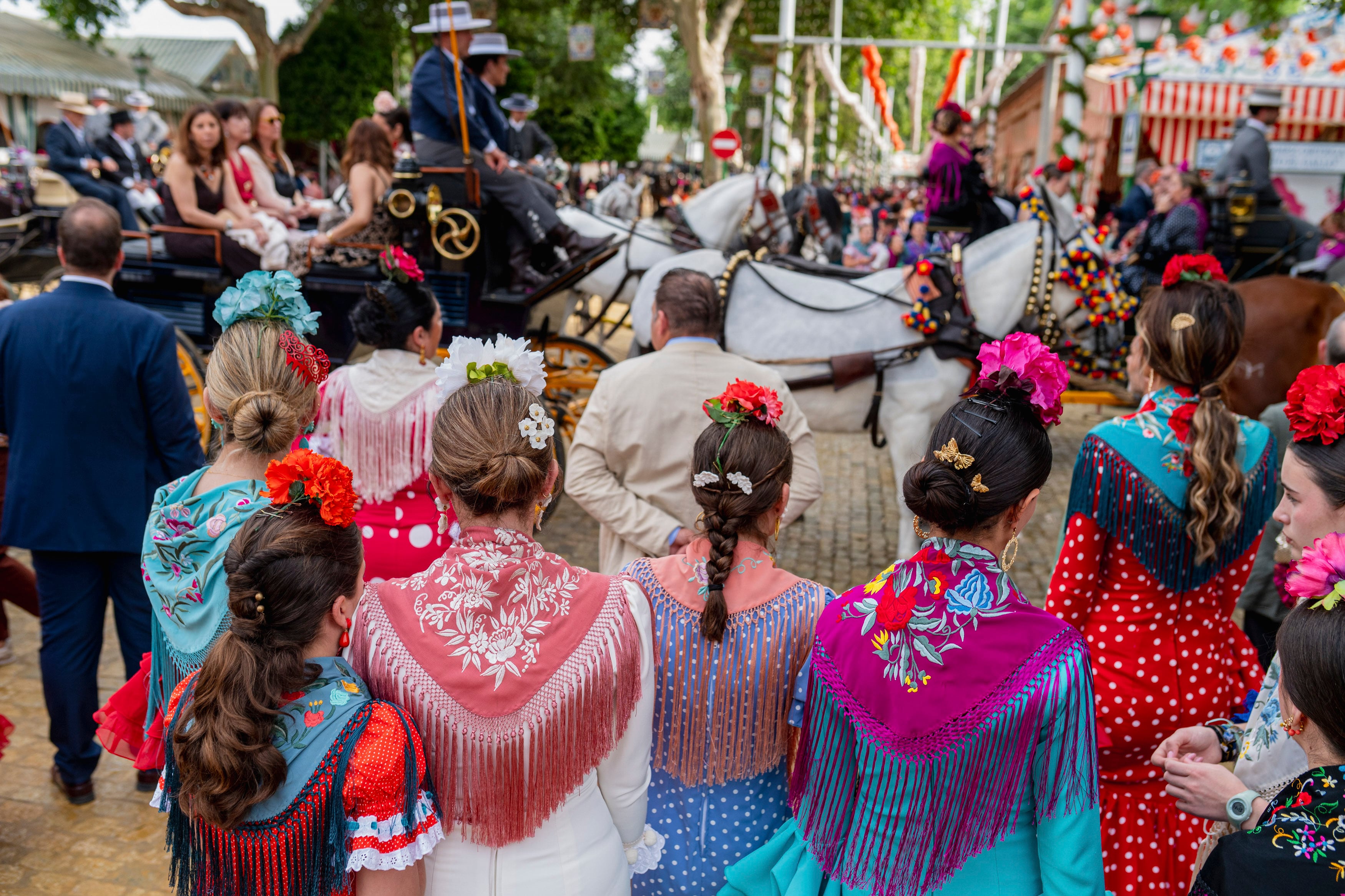 SEVILLA, 24/04/2026.- Ambiente en la Feria de Sevilla, hoy viernes 24 de abril. EFE/Mauri Buhigas