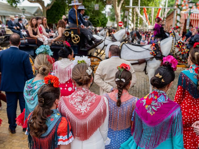 SEVILLA, 24/04/2026.- Ambiente en la Feria de Sevilla, hoy viernes 24 de abril. EFE/Mauri Buhigas