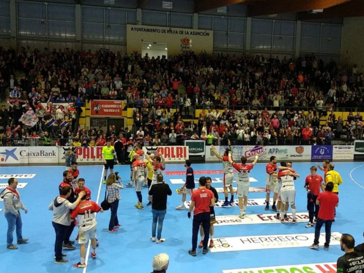 Balonmano Nava tiene medio pie en liga Asobal
