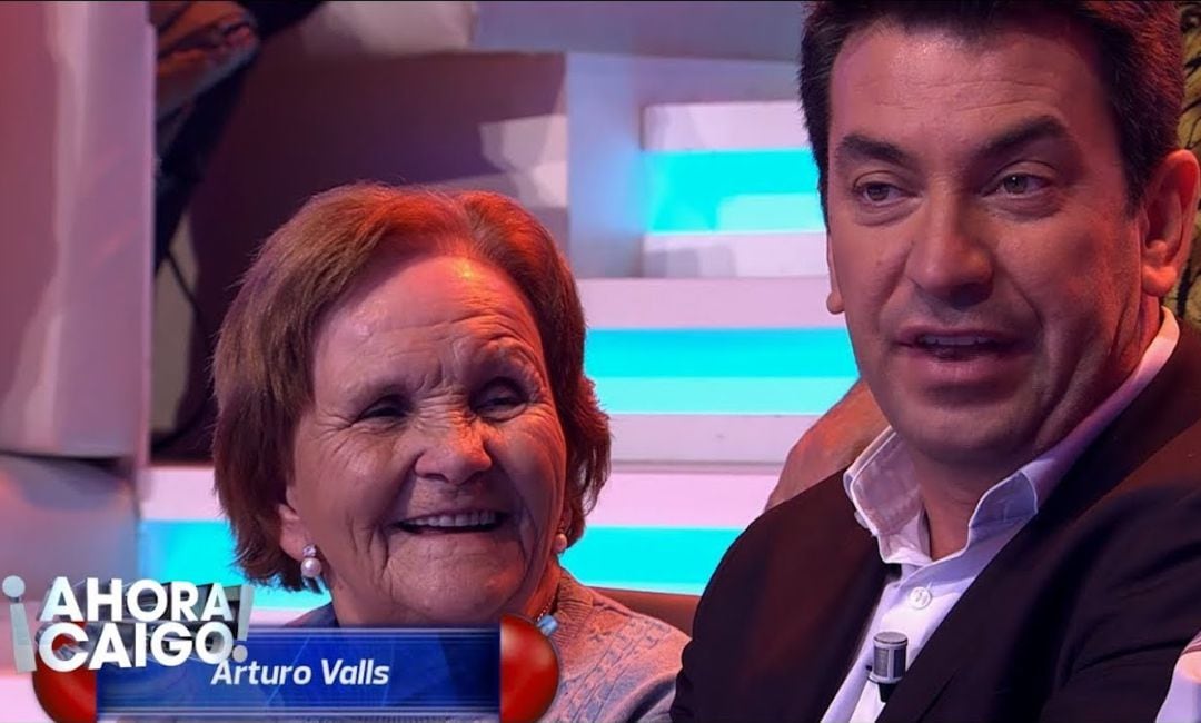 Palmira, fan del programa, junto a Arturo Valls.