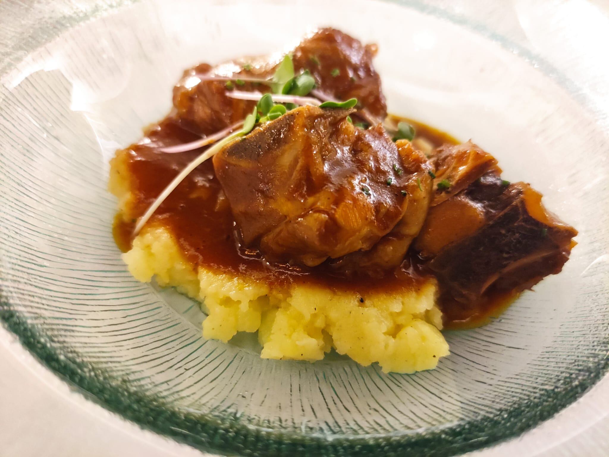 Botifuera de cordero y verduras de la huerta