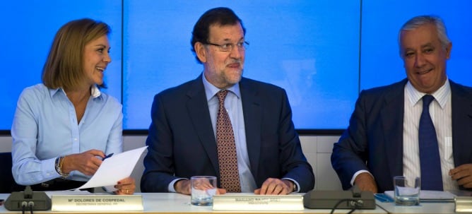 María Dolores de Cospedal, Mariano Rajoy y Javier Arenas, durante la ejecutiva del PP.