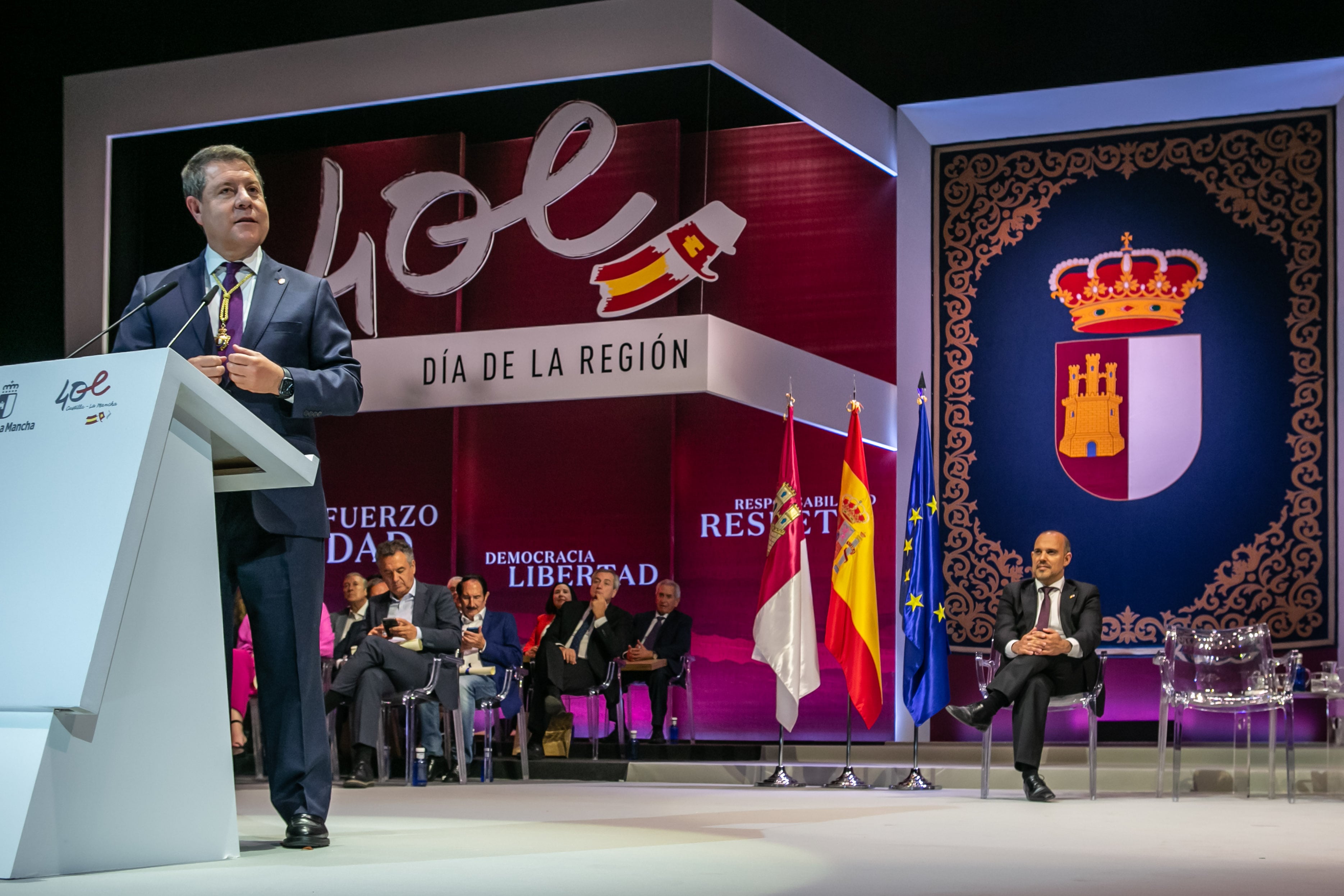 El presidente de Castilla-La Mancha, Emiliano García-Page, preside el acto institucional celebrado con motivo del Día de la Región en Puertollano