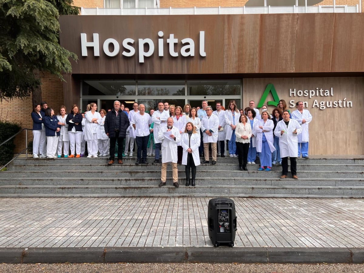 Concentración en el Hospital de Linares.