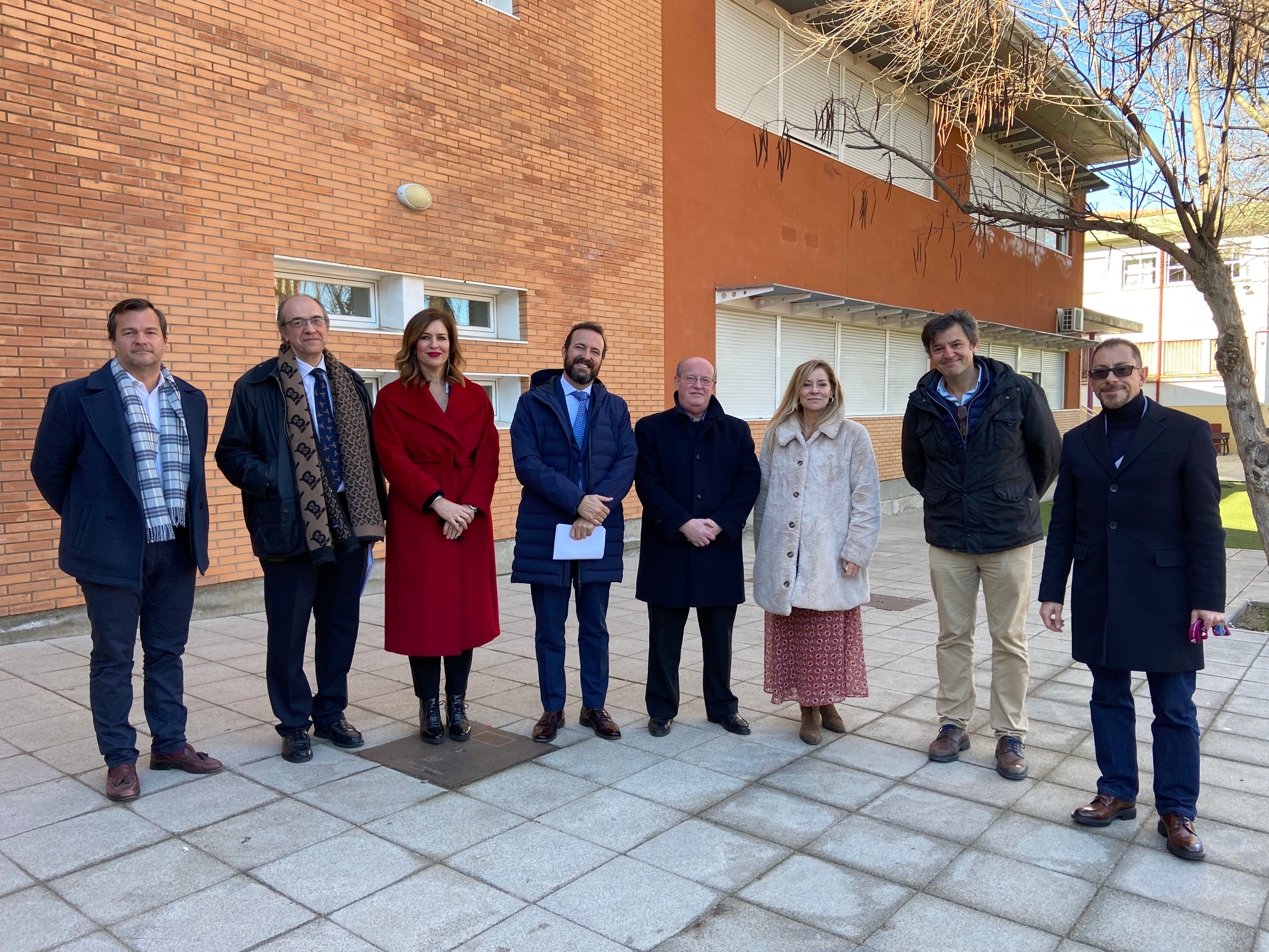 Visita del director general de Infraestructuras, Ignacio García, y la directora del Área Territorial Madrid Norte, Lavinia Llamedo, junto al alcalde de Algete, Fernando Romo, a los dos centros educativos que recibirán inversión regional