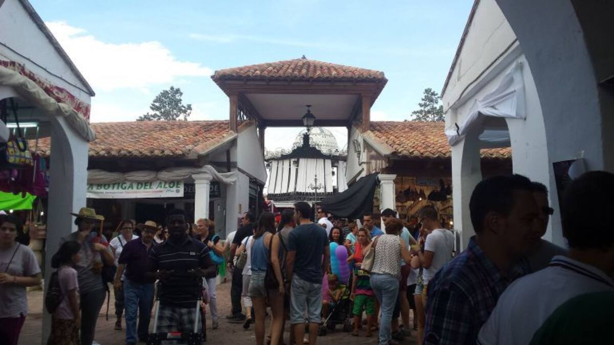 Las paredes que separan los arcos de la Feria de Albacete han sido demolidas