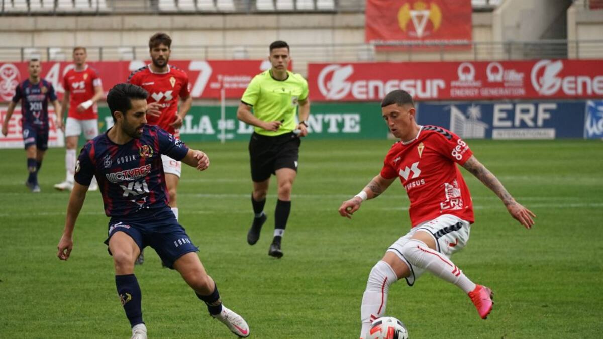 Un "eres malísimo" provoca la enésima expulsión del Real Murcia