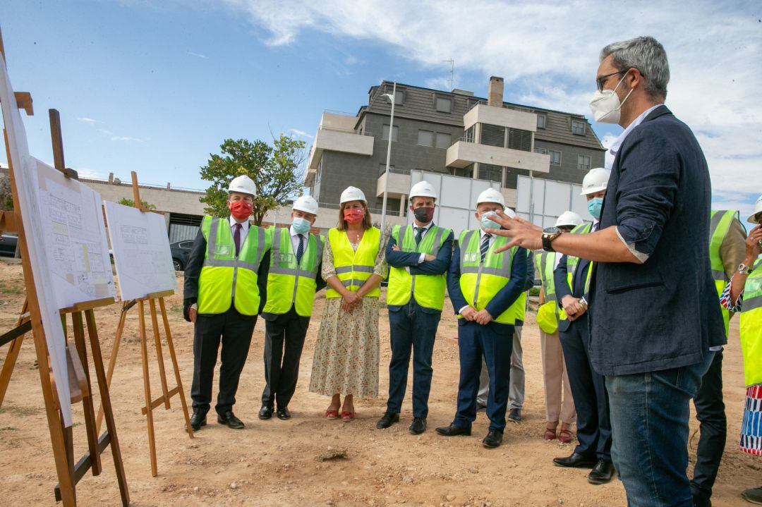 El presidente de Castilla-La Mancha, Emiliano García-Page, coloca la primera piedra del Centro de Educación Infantil y Primaria, CEIP número 34 de Albacete