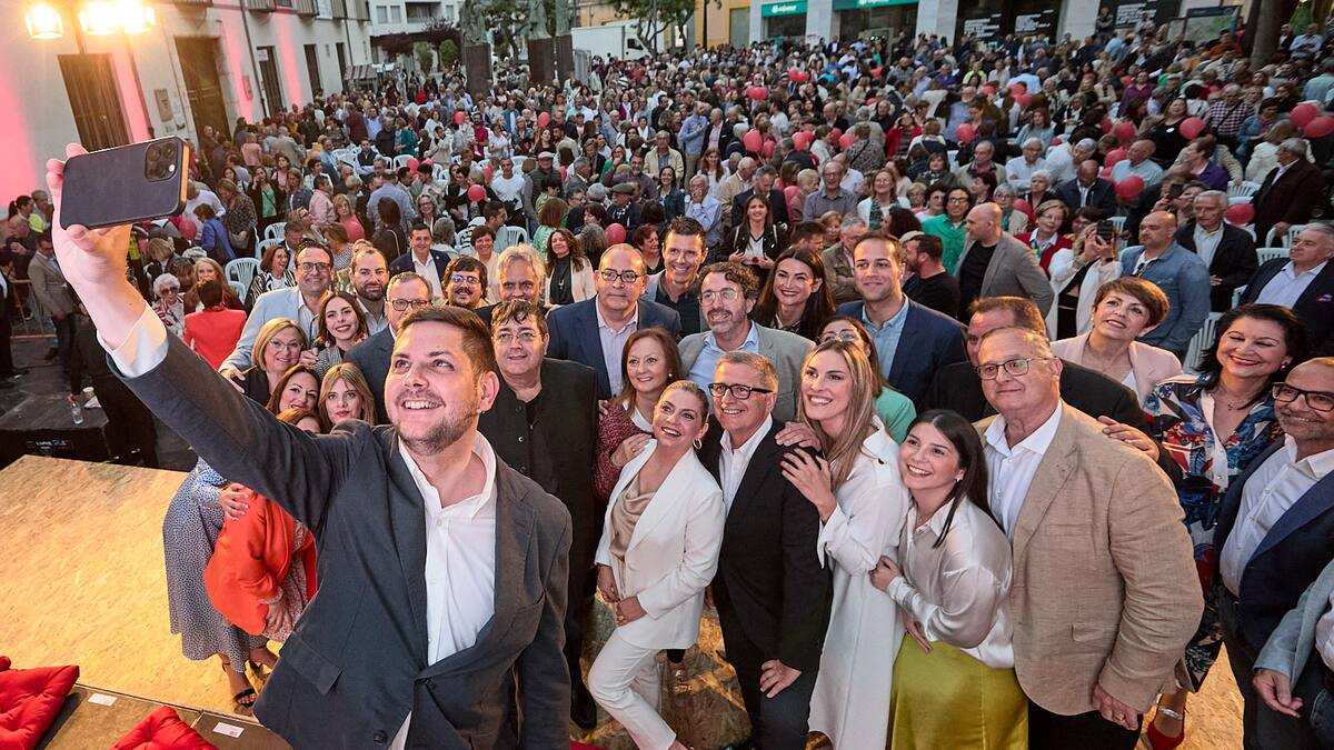 Respaldo a Prieto en la presentación de su lista electoral