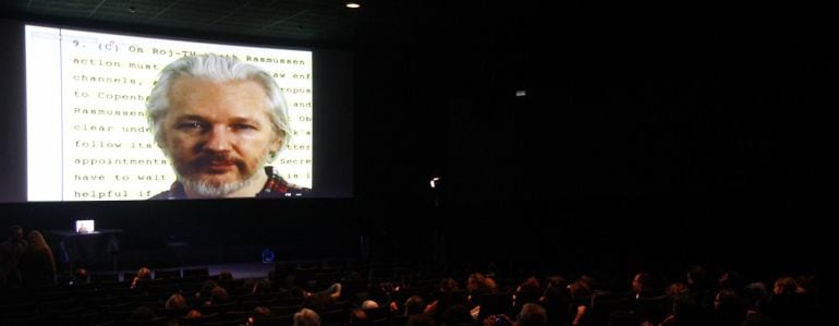 Julian Assange participó en el festival de cine de derechos humanos de Barcelona desde la embajada de Ecuador