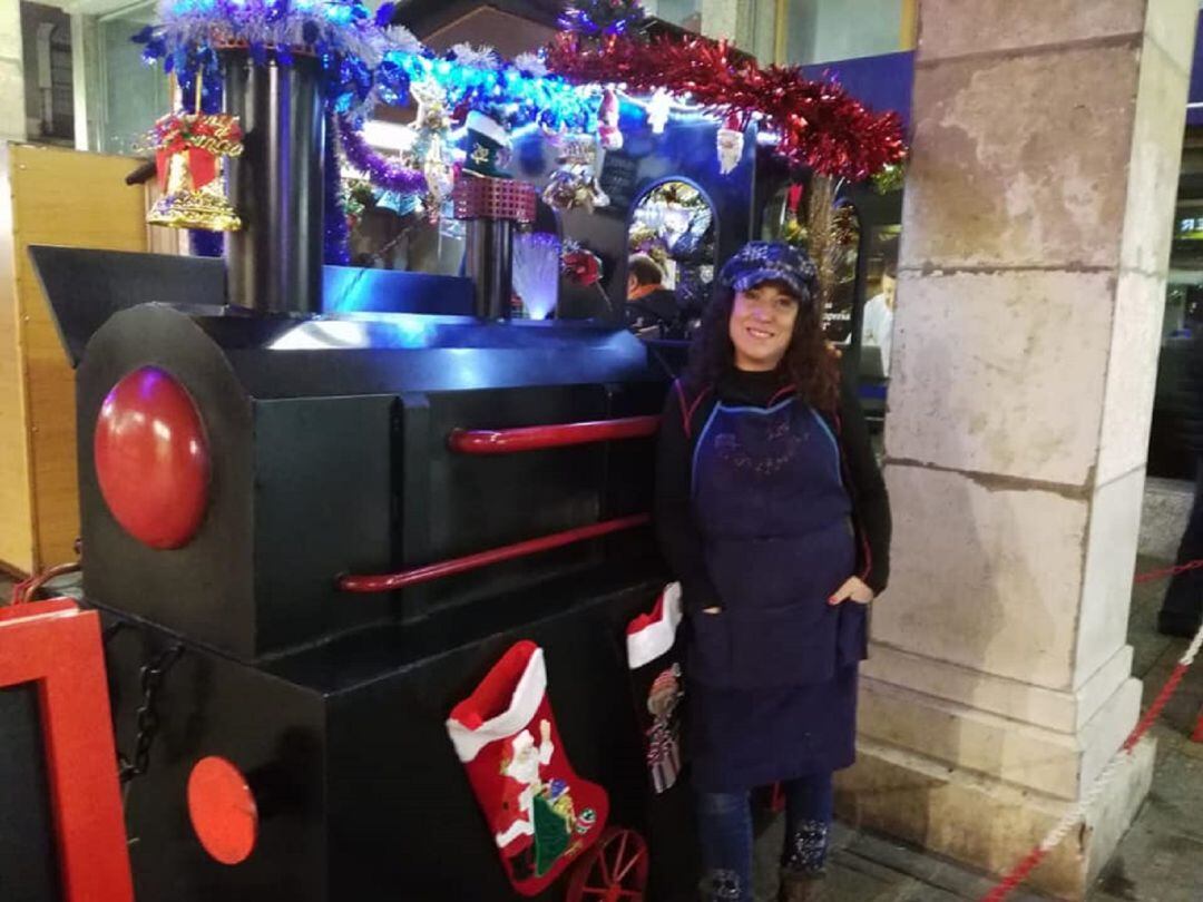 La Castañera de Palencia junto al popular tren que no ha podido instalar este año por considerar abusiva la tasa que se le aplica