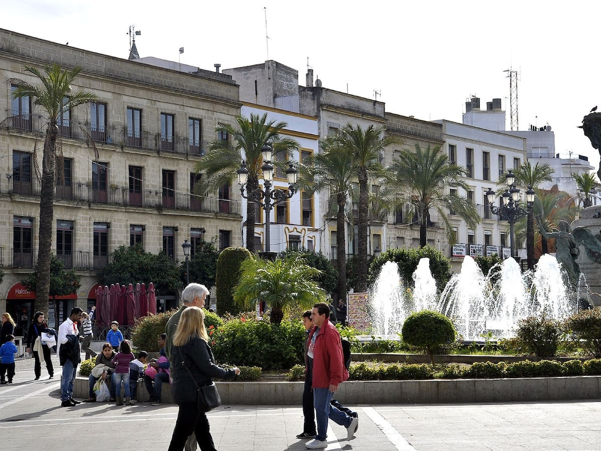 Trabajos de reforma e impermeabilización en la fuente de la Plaza del Arenal
